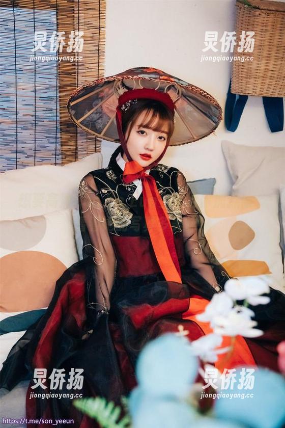 想要高清Son Ye Eun少女给你加点盐，看看她的写真多美味！